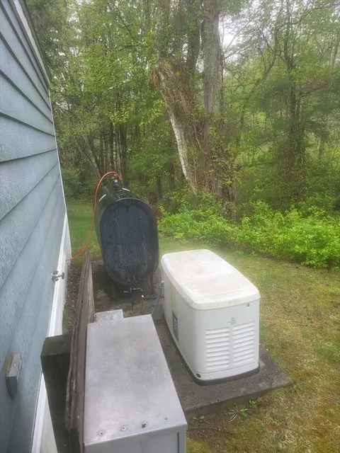 141 Pine Ave, Sturbridge, MA 01566 photo 6