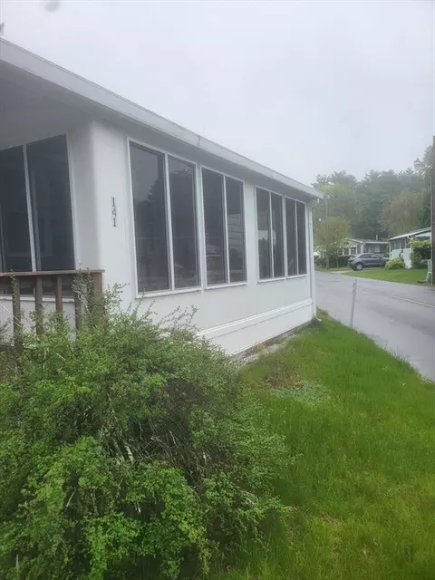 141 Pine Ave, Sturbridge, MA 01566 photo 4
