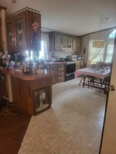 141 Pine Ave, Sturbridge, MA 01566 photo 9