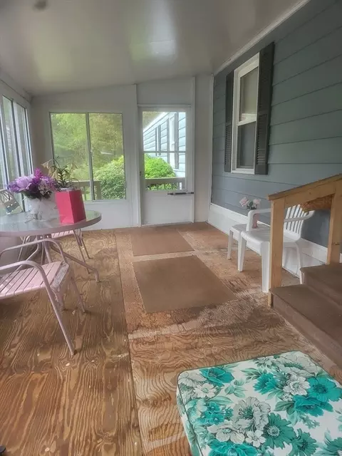 141 Pine Ave, Sturbridge, MA 01566 photo 8