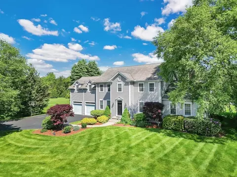 15 Crestview Dr, Deerfield, MA 01373