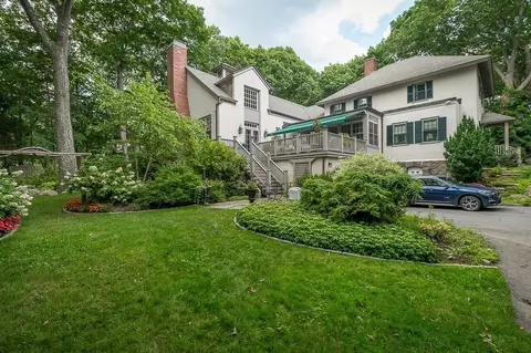 4 Dexter Ln, Manchester, MA 01944