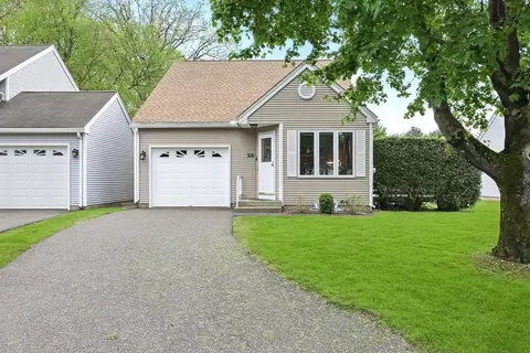 310 Alvord Pl #310, South Hadley, MA 01075
