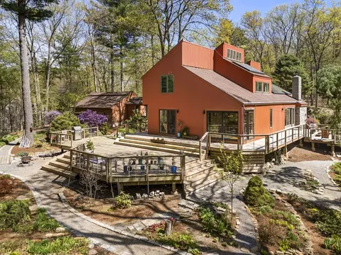 11 Chaplin Cir, Boxford, MA 01921