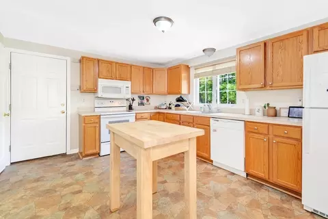 39 Heritage Path, Millis, MA 02054 photo 15