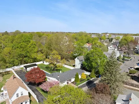 22 Silver St, Whitman, MA 02382