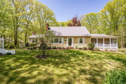 313 Bennett Rd, Hampden, MA 01036