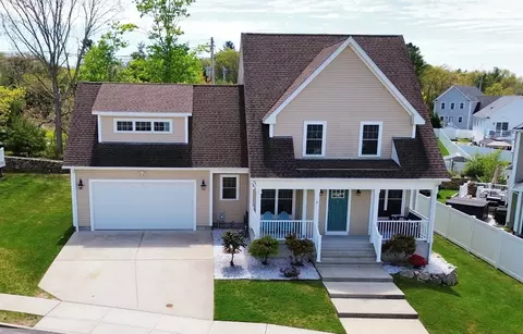 2 Carousel Ter, Dartmouth, MA 02747