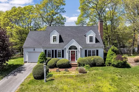 72 Rosemary Ln, Centerville, MA 02632