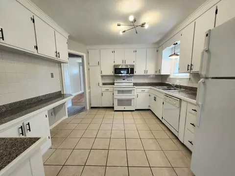 Kitchen - 54 Phillips Ave, Springfield, MA 01119 photo 1 of 2