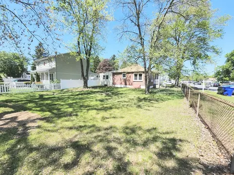 Exterior - 54 Phillips Ave, Springfield, MA 01119 photo 4 of 5