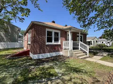 Exterior - 54 Phillips Ave, Springfield, MA 01119 photo 3 of 5
