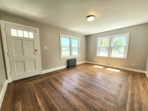Living - 54 Phillips Ave, Springfield, MA 01119 photo 1 of 4