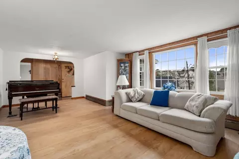 Living - 28 Elsie St, Everett, MA 02149 photo 1 of 4