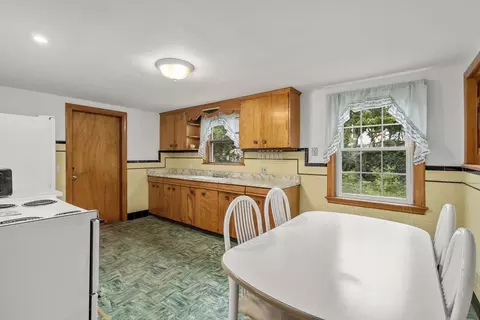 Kitchen - 28 Elsie St, Everett, MA 02149 photo 3 of 4
