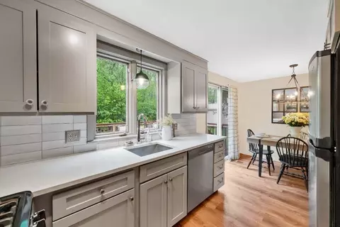 175 Oak Hollow Rd, Springfield, MA 01128 photo 9