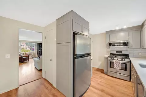 175 Oak Hollow Rd, Springfield, MA 01128 photo 6