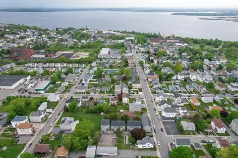 587 S Beach St, Fall River, MA 02724 photo 6