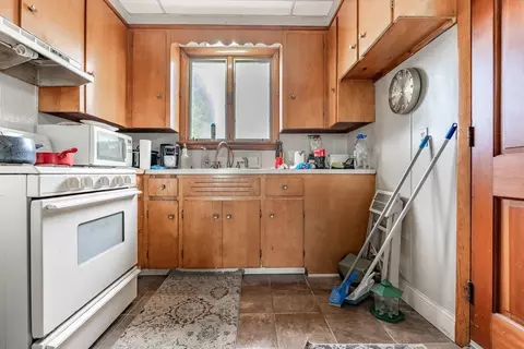 587 S Beach St, Fall River, MA 02724 photo 33