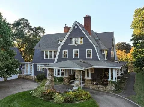 51 Abbott Rd, Wellesley, MA 02481