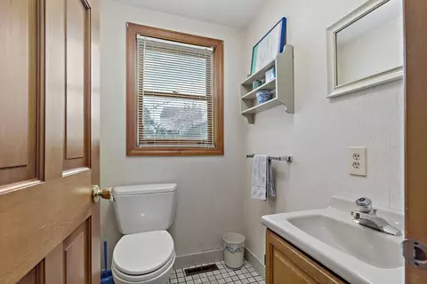 60 Como Rd, Hyde Park, MA 02136 photo 6