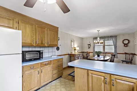 60 Como Rd, Hyde Park, MA 02136 photo 4