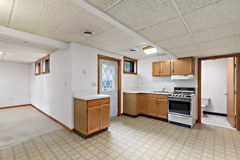 60 Como Rd, Hyde Park, MA 02136 photo 26