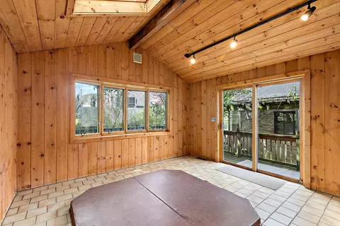 60 Como Rd, Hyde Park, MA 02136 photo 15