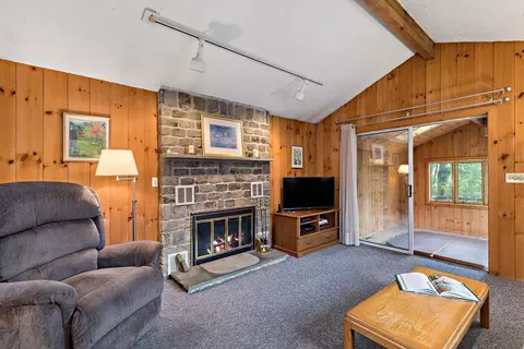 60 Como Rd, Hyde Park, MA 02136 photo 13
