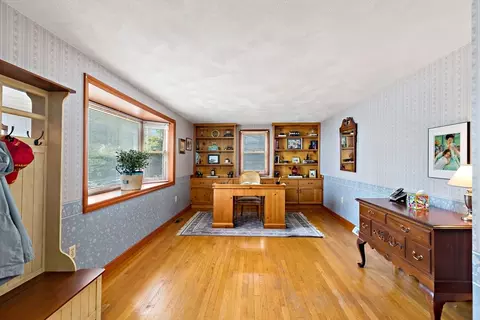 60 Como Rd, Hyde Park, MA 02136 photo 16