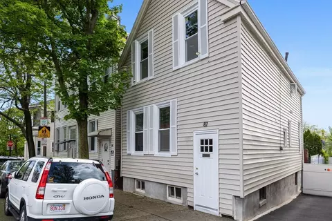 87 White St, Boston, MA 02128