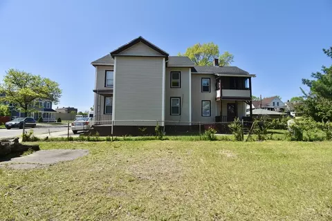Exterior - 112 Bay St, Springfield, MA 01109 photo 1 of 2