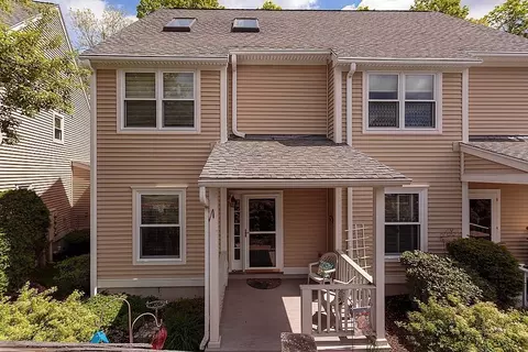 56 Hammond Pl #56, Woburn, MA 01801