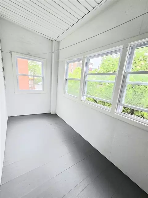 9 Pelham St, Worcester, MA 01609 photo 16