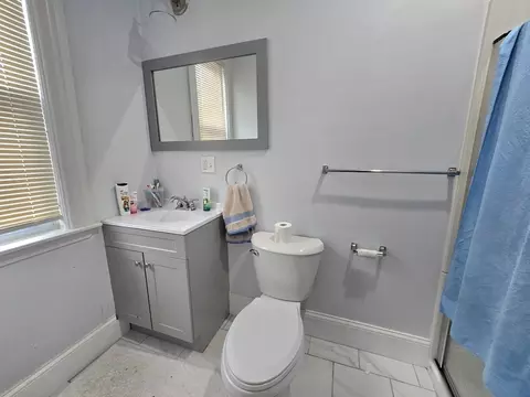 9 Pelham St, Worcester, MA 01609 photo 10