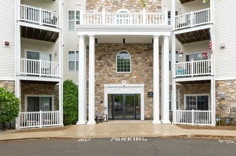21 Hampshire Rd #201, Methuen, MA 01844
