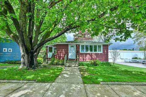 4 Elm St, Webster, MA 01570 photo 2