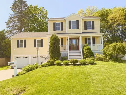 14 Beech Ave, North Andover, MA 01845