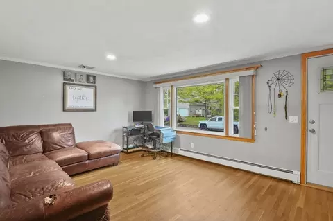Living - 6 Batten St, Webster, MA 01570 photo 2 of 3