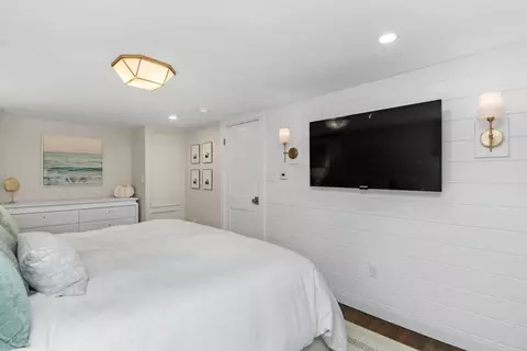 Bedroom - 48 Carol Dr, Dedham, MA 02026 photo 4 of 11