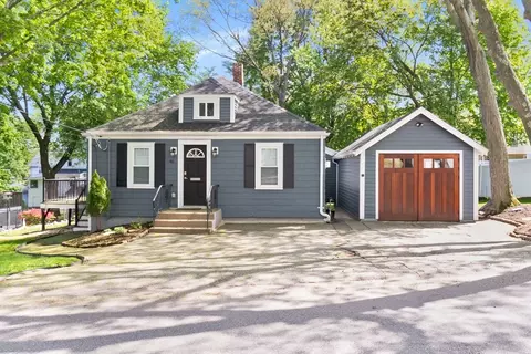 46 Leonard St, Woburn, MA 01801