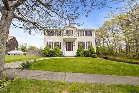 13 Clark Ave, Salem, MA 01970