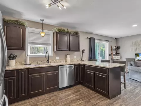 325 Brookside Dr, Gardner, MA 01440 photo 3