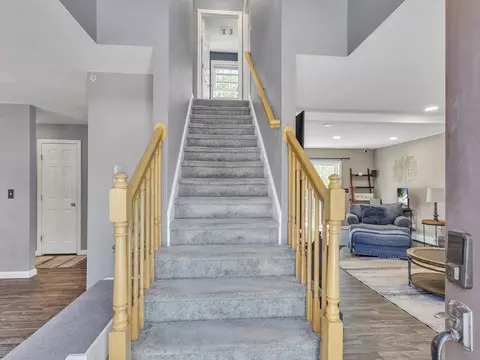 325 Brookside Dr, Gardner, MA 01440 photo 9