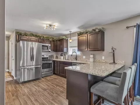 325 Brookside Dr, Gardner, MA 01440 photo 2