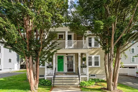 34 Sheafe St #1, Chestnut Hill, MA 02467