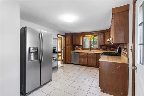 61 Como Rd, Hyde Park, MA 02136 photo 14