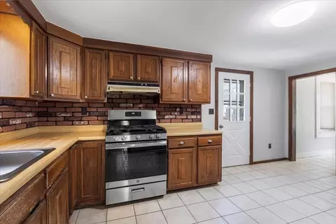 61 Como Rd, Hyde Park, MA 02136 photo 15