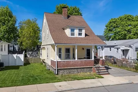 61 Como Rd, Hyde Park, MA 02136 photo 3