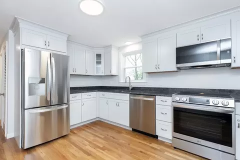 Kitchen - 6 Post Gate Rd, Danvers, MA 01923 photo 2 of 5